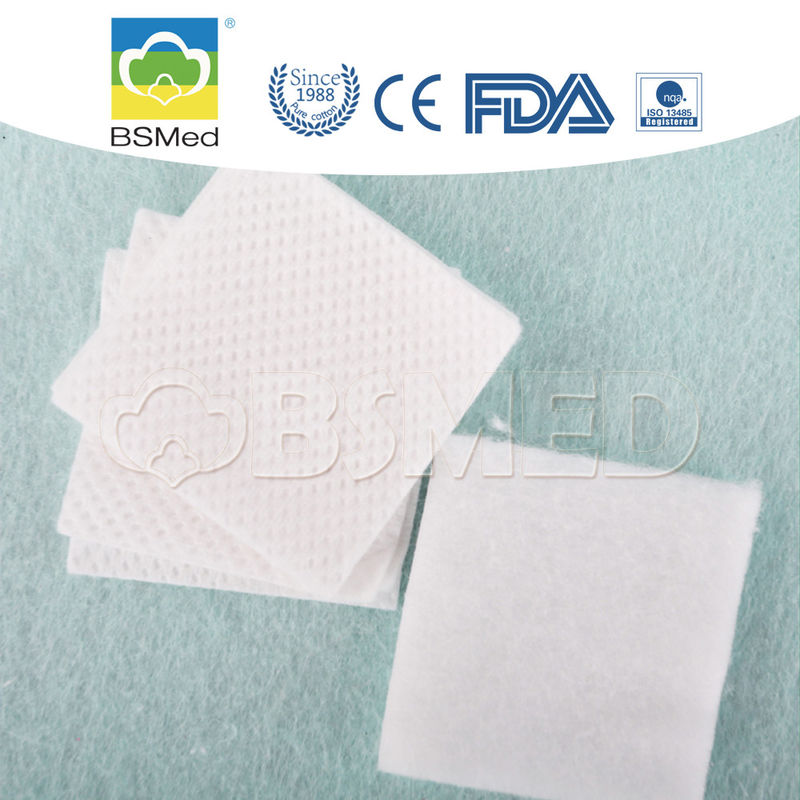 100 Natural Cotton Wool Pads Square Shape White Color ISO9001
